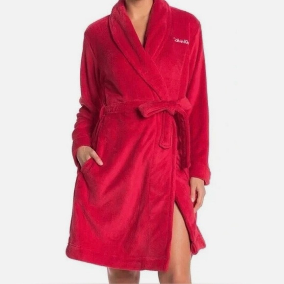 NWT, Calvin Klein Women’s Belted Plush Bath Robe With Pockets in Red, Size XS/S - Picture 1 of 10